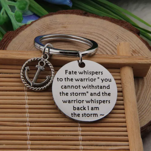 Miniatura 3 de FEELMEM Llavero con texto en inglés "I am The Storm Destino Whispers to The Warrior