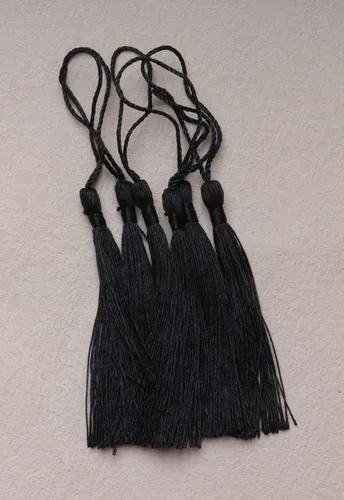Miniatura 2 de SOWAKA 30 piezas de mini borlas suaves con lazo para manualidades, proyectos de manualidades, aretes, fabricación de joyas, recuerdo, graduación