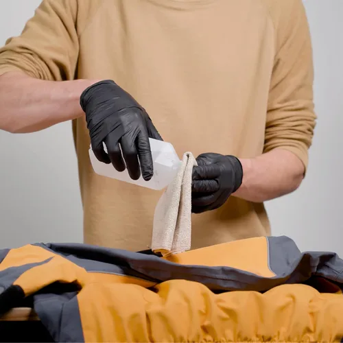 Miniatura 5 de GEAR AID Aquaseal FD - Adhesivo de reparación flexible y duradero para fijar desgarros y agujeros en vadeadores, trajes de neopreno, inflables