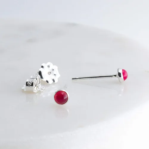 Miniatura 25 de Aretes pequeños de plata de ley para cartílago, tragus, hélix, múltiples piercings hipoalergénicos, piedra natal para mujer, juego de bisel