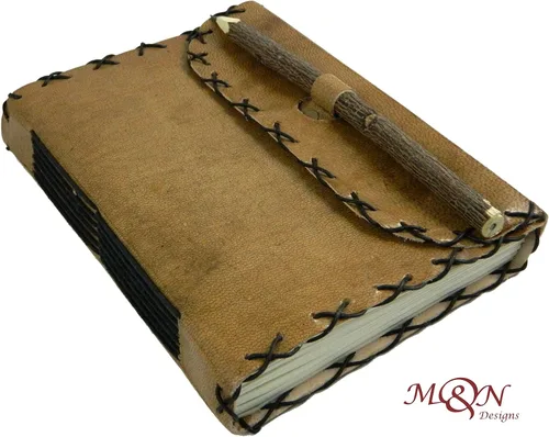 M & N Designs M&N - Diario de cuero hecho a mano con bolígrafo para hombres y mujeres, el mejor regalo para cuaderno de bocetos de arte, diario de
