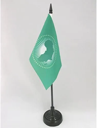 Bandera de la Unión Africana para mesa de 4" x 6" - Bandera de escritorio de la UA de 15 x 10 cm - Palo y base de plástico negro - AZ FLAG