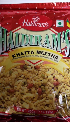 Haldiram's Khatta Meetha (dulce y picante), mezcla de fideos de harina de garbanzos, copos de arroz, guisantes verdes y cacahuetes - 35.30 onzas,