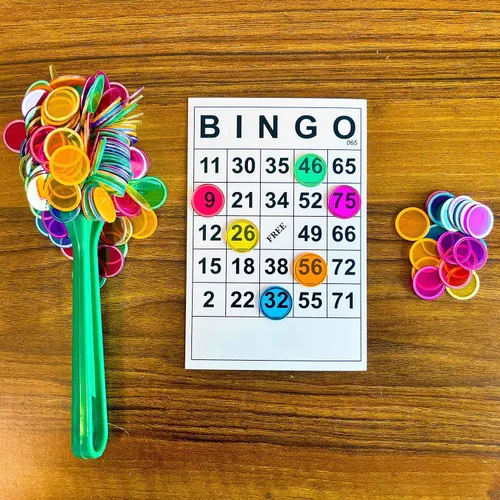Miniatura 6 de SEETOOOGAMES Contadores magnéticos de fichas de bingo, 300 fichas de juego de conteo transparentes, marcadores matemáticos de plástico transparente
