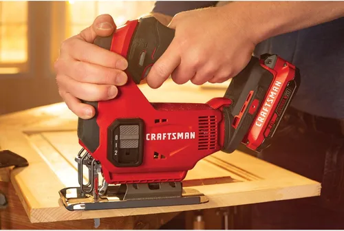 Miniatura 11 de CRAFTSMAN Kit de sierra caladora inalámbrica V20, 3 ajustes orbitales, hasta 2,500 SPM, batería y cargador incluidos (CMCS600D1)