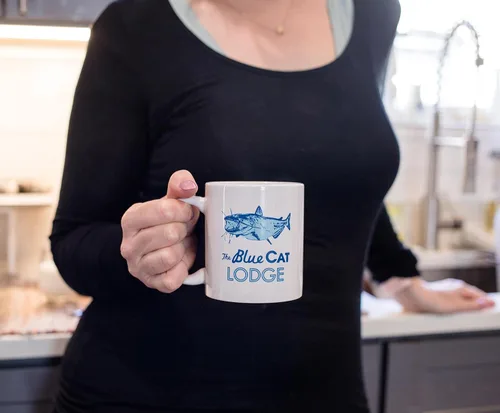 Miniatura 3 de Surreal Entertainment Exclusiva taza de café de cerámica blanca con logotipo de gato azul de Ozark, colección oficial de televisión, juego de cocina