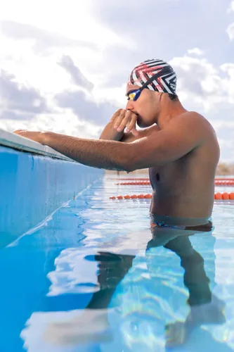 Miniatura 8 de Arena Gafas de natación de carreras unisex Cobra Core Swipe antivaho para hombres y mujeres con lente de policarbonato con espejo/sin espejo