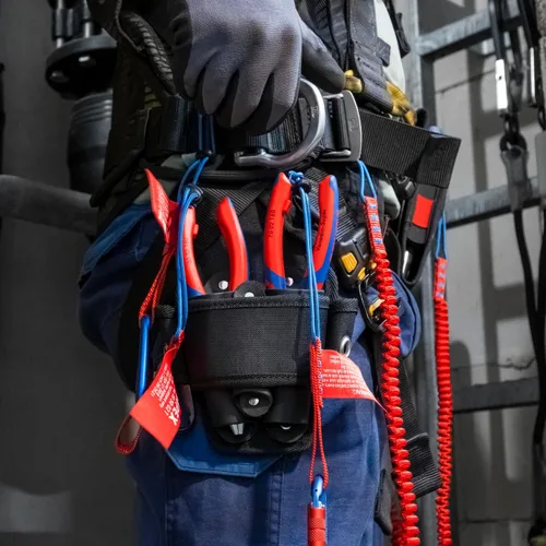 Miniatura 10 de Knipex Tools 13 82 8, Alicates de instalación eléctrica 6 en 1 con mango de agarre cómodo, Rojo y Azul