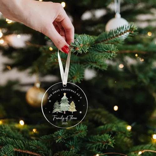 Miniatura 6 de Adorno de Primera Navidad del Bebé 2025 – Adorno de Navidad de familia de tres 2025 – Primera vez mamá papá, nuevos padres – Regalos de bebés