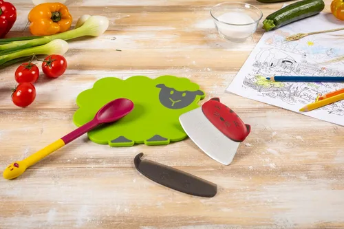 Miniatura 8 de Kuhn Rikon Kinderkitchen - Cuchillo Mezzaluna para niños con protector de cuchilla, gato, 5.2 x 3.3 x 0.7 pulgadas, rojo, herramientas de corte