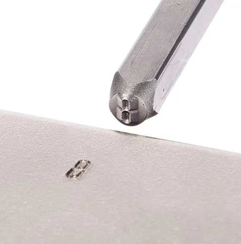 Miniatura 5 de Amazon Basics Kit de sellos de metal con alfabeto y número de 36 piezas con estuche de madera, 4/25 pulgadas