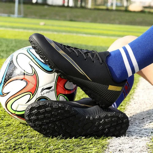 Miniatura 2 de Tacos de fútbol bajos de cuero, de grado profesional con cordones, ideales para entrenamiento y competición en terreno firme y césped, unisex