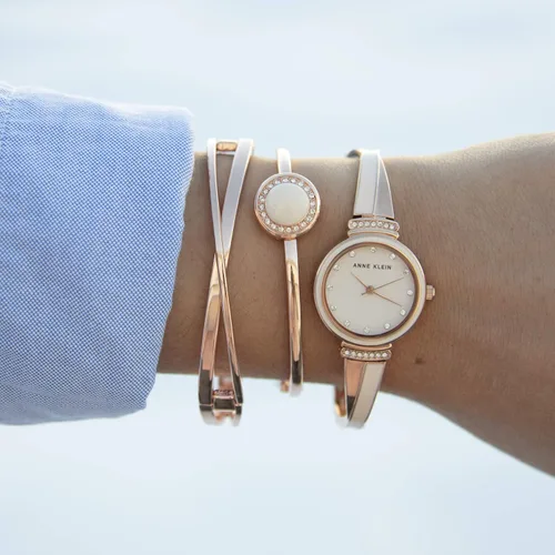 Miniatura 4 de Anne Klein Juego de reloj y brazalete acentuado de cristal para mujer