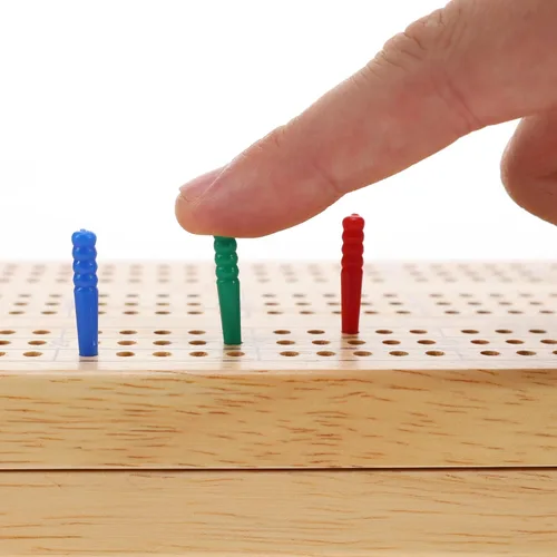 Miniatura 3 de WE Games 48 clavijas de plástico estándar con un diseño cónico en 4 colores: rojo, blanco, azul y verde Rojo/Blanco/Azul/Verde