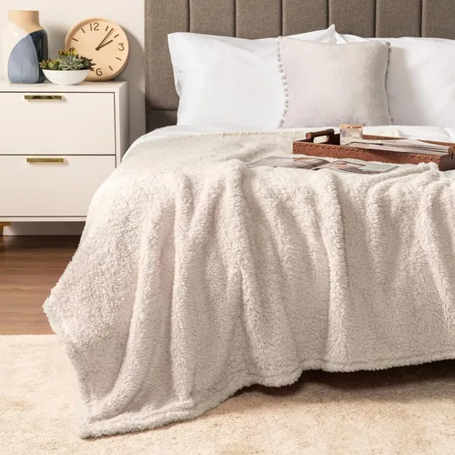 Miniatura 15 de PAVILIA - Manta de sherpa para sofá, gris esponjosa y cálida, manta de felpa suave para cama, acogedora, súper suave y ligera, manta decorativa