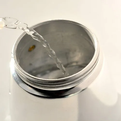 Miniatura 4 de aerolatte Moka - Cafetera espresso para estufa, capacidad de 9 tazas