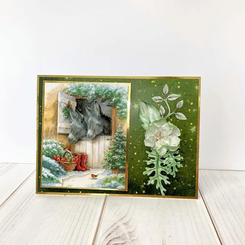 Miniatura 4 de Katy Sue Paquete de decoupage troquelado de selección navideña. Contiene 24 hojas de papel de decoupage troqueladas precortadas para tus suministros