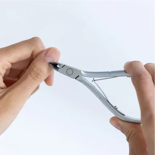 Miniatura 6 de NGHIA Alicate de cutículas D-07 JAW 12 Acero inoxidable Duradero y afilado Diseño ergonómico Chapado en gris Ideal para salones y uso