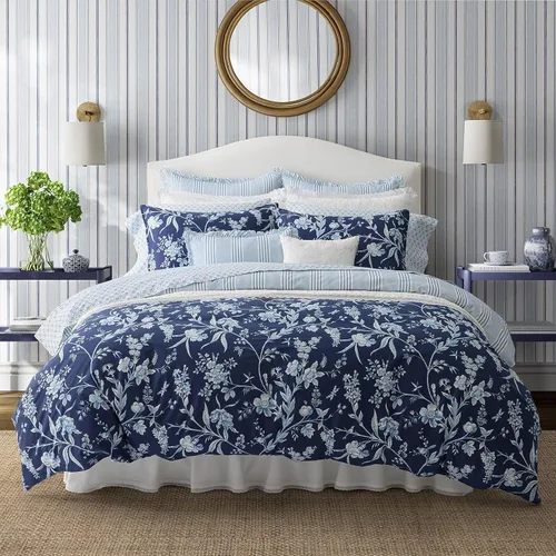 Laura Ashley - Juego de edredón tamaño King, juego de ropa de cama reversible de algodón, incluye fundas a juego con fundas europeas y fundas de