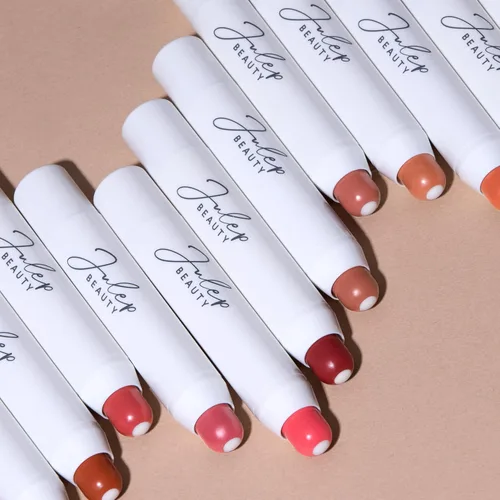 Miniatura 9 de Julep It's Balm Tint of Color Lip Balm - Almond Nude Color de labios hidratante con núcleo de vitamina E Acabado brillante natural Vegano y 16