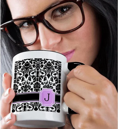 Miniatura 2 de 3dRose Letra personalizada con diseño de damasco blanco y negro con monograma, inicial personal en J - Taza negra de dos tonos, 11 onzas, 11 onzas