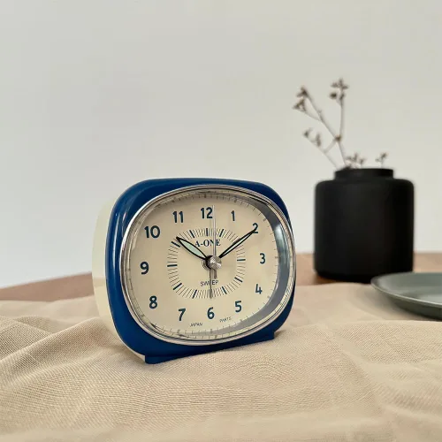 Miniatura 2 de Reloj despertador silencioso cuadrado redondo – Diseño híbrido único, sin tictac, funciona con pilas, perfecto para decoración de dormitorio