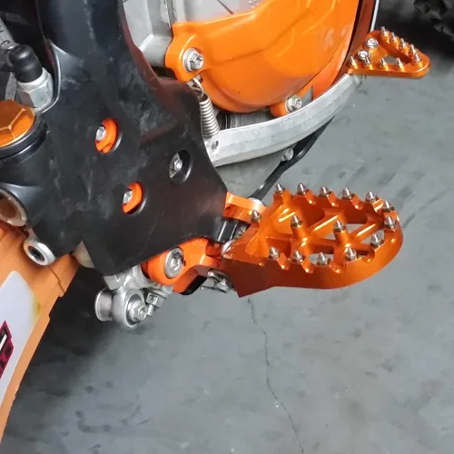 Miniatura 7 de Estriberas para motocicleta, pedales CNC para motocross 85-450 SX SXF EXC EXCF XC XCF 2016-2023 EC300 EC250F EC350F 21-23 Dirt Bike Naranja