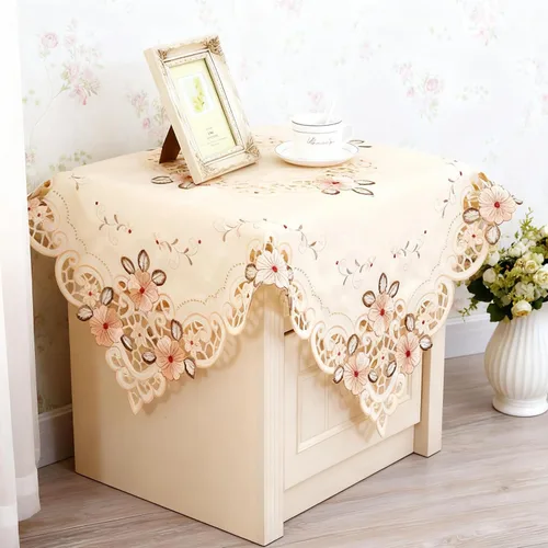 Miniatura 3 de LeLehome - Mantel de encaje bordado con flores cafés, color crema y beige, diseño clásico y tela que no se arruga para mesa de comedor
