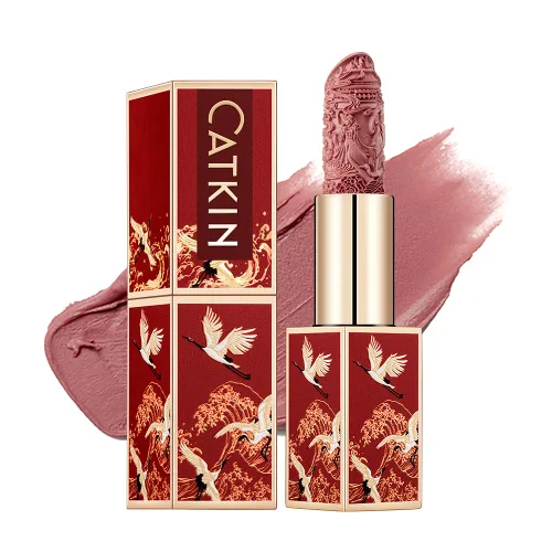 Miniatura 21 de Catkin Lápiz labial semimate hidratante de color de alto impacto infundido con vitamina E y aceite de aguacate, textura suave y sedosa, acabado mate