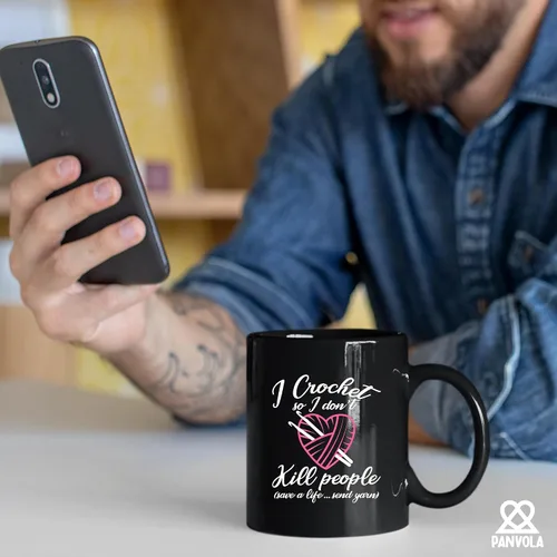 Miniatura 3 de Taza de cerámica con texto en inglés "I Crochet So I Don't Kill People", regalos de ganchillo para abuela, tía, mamá, 11 onzas, color negro
