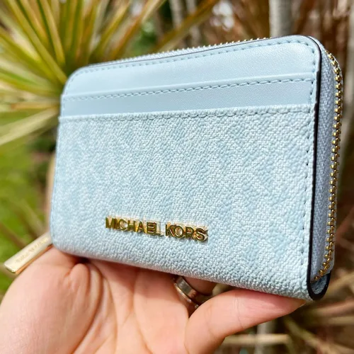 Miniatura 5 de Michael Kors Jet Set - Estuche de viaje con cremallera media alrededor MK Pale Ocean Blue Multi Azul Patchwork Cartera con cremallera
