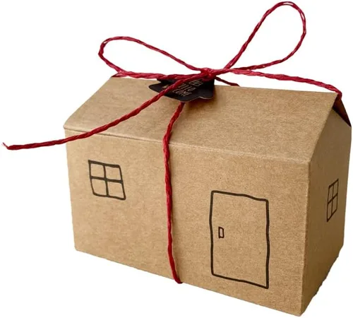 Floratek 50 cajas de dulces en forma de casa pequeña para fiestas, cajas de papel kraft para regalo con etiquetas y cuerda de papel para embalaje de