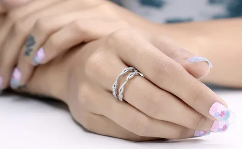 Miniatura 2 de Dazzlingrock Collection Anillo de boda con doble realzador de diamantes blancos redondos de 0.35 quilates en oro macizo de 10 quilates
