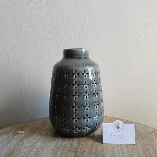 Miniatura 6 de Hosley Juego de 2 jarrones de cerámica gris de 7.25 pulgadas de alto. Regalo ideal para arreglos florales, hogar, bodas, fiestas, spa, meditación