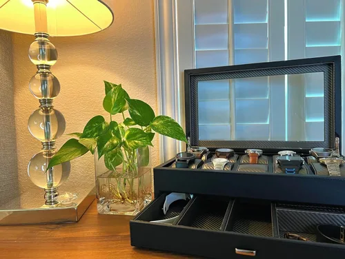 Miniatura 7 de HOUNDSBAY Yachtsman - Caja de reloj grande organizadora de joyas para hombres, organizador de joyas con cuero vegano, tapa de cristal y cajón