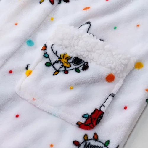 Miniatura 5 de Berkshire Blanket Peanuts Snoopy - Bata cálida para mujer con exclusiva tela VelvetLoft y cuello Sherpa