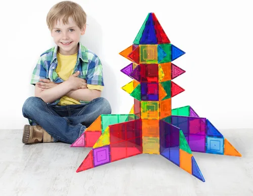 Miniatura 4 de PicassoTiles Magnet Tiles 42 piezas + 100 piezas de azulejos + 4 figuras de acción familiar, aprendizaje STEM de ingeniería magnética, bloques