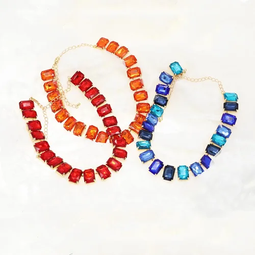 Miniatura 8 de Gargantilla de cristal con diamantes de imitación para mujer, pieza de declaración de esmeralda, collar de cadena dorada con cuello de cristal