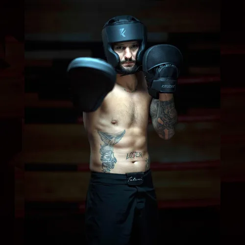 Miniatura 8 de Kruzak - Guantes de boxeo unisex negro mate, guantes de enfoque y equipo de cabeza para kickboxing y entrenamiento de Muay Thai MMA Kit de fitness