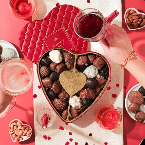 Miniatura 2 de Cesta de regalo de chocolate Regalo en forma de corazón para ella, madre, madre, esposa, cónyuge con trufas de chocolate con leche surtidas