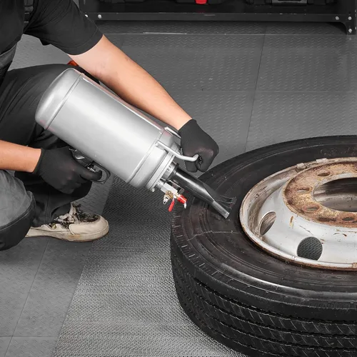 Miniatura 11 de VEVOR Asiento para neumáticos, 2.4 gal/9 L Inflador de neumáticos de aire, 150 PSI Herramienta de inflador de neumáticos portátil de mano, 87-116