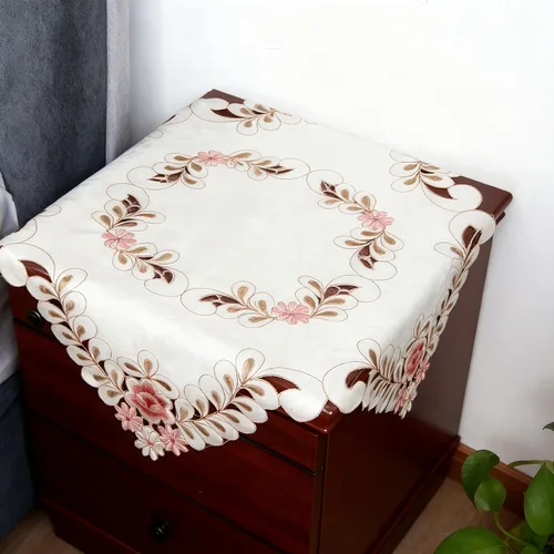 Miniatura 6 de LeLehome - Mantel de encaje bordado con flores cafés, color crema y beige, diseño clásico y tela que no se arruga para mesa de comedor