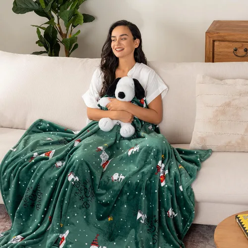 Miniatura 2 de Berkshire Blanket Manta de Navidad de peso pesado Peanuts®, VelvetLoft® Snoopy de personaje lindo en peluche para la cama, Peanuts Sé alegre y Be