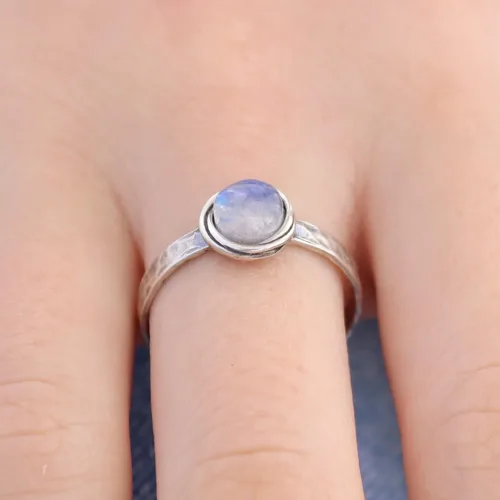 Miniatura 21 de Anillo de plata de ley con piedras preciosas para mujer, anillo apilable de piedra martillada, anillo de piedra natal