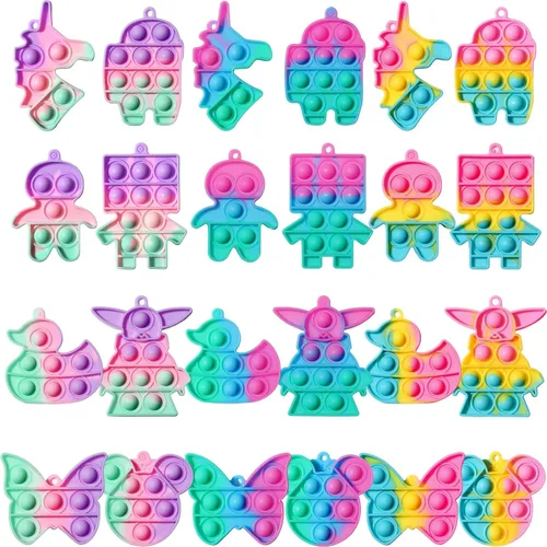 Miniatura 13 de Qinline Paquete de 30 regalos de cumpleaños para niños – Mini juguete antiestrés de corazón con tarjetas de regalo para niños y niñas, regalos