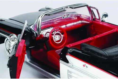 Miniatura 7 de Motormax 79025 modelo convertible modelo modelo 1/24 de Chevy Impala 1958 en blanco y negro con interior rojo Get Low Series 1/24 para adultos unisex