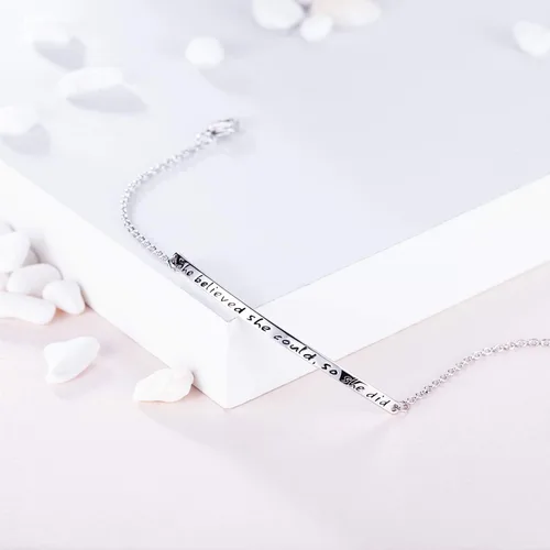 Miniatura 4 de Pulsera de plata de ley 925 para mujer con grabado inspirador ajustable "She Believed She Could So She Did" para mujeres y niñas