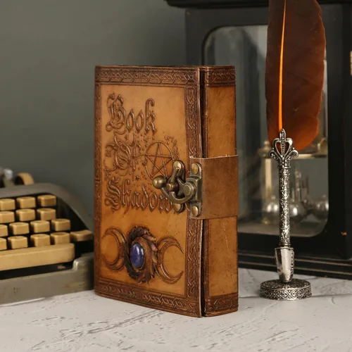 Miniatura 3 de Book of Shadows - Diario Grimorio – 200 páginas de papel antiguo con borde deckle con triple luna, pentagrama, cubierta de cuero con cierre