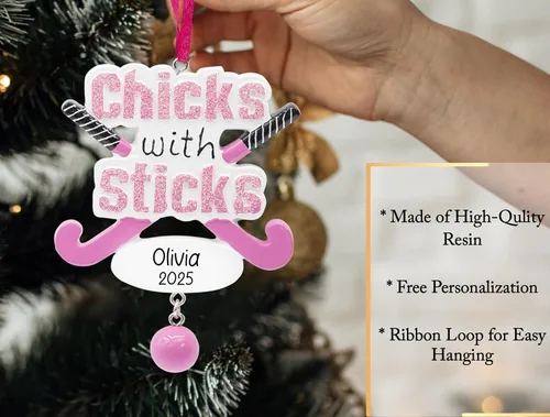 Miniatura 3 de Adorno de Navidad personalizado de pollitos con palos para niñas, hockey sobre hierba 2025, personalización gratuita, palos de jugador con bola