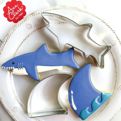 Miniatura 4 de Ann Clark Shark Juego de 2 cortadores de galletas: tiburón, aleta fabricada en Estados Unidos